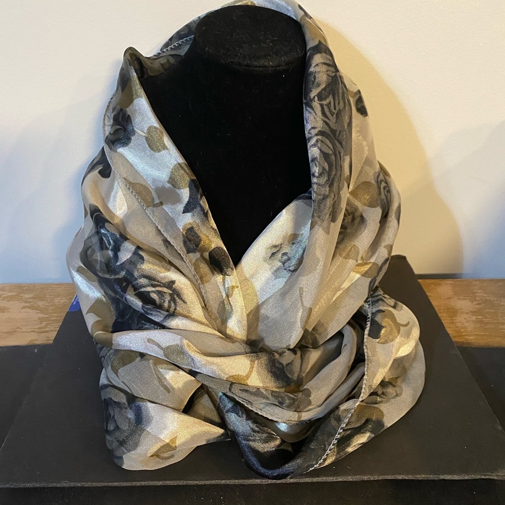 Scarf Black Rose pattern silver Metallic 60" long 13" wide shiny